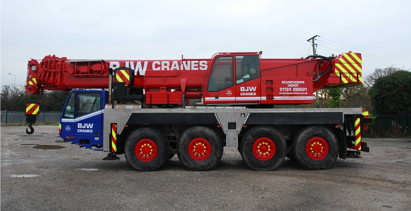 How much does mobile crane hire cost?