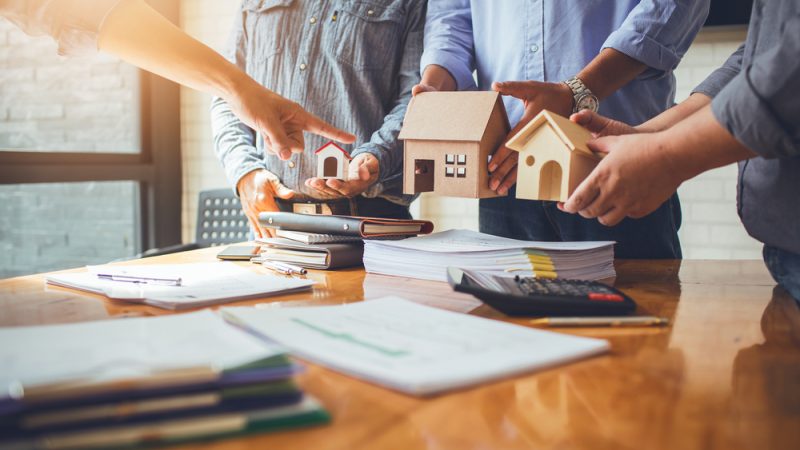 Guide on How to Choose the Right Investment Property through an Agency