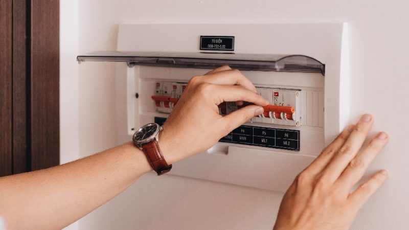 Choosing the Right Circuit Breaker: Keeping Your Electrical System Safe and Sound