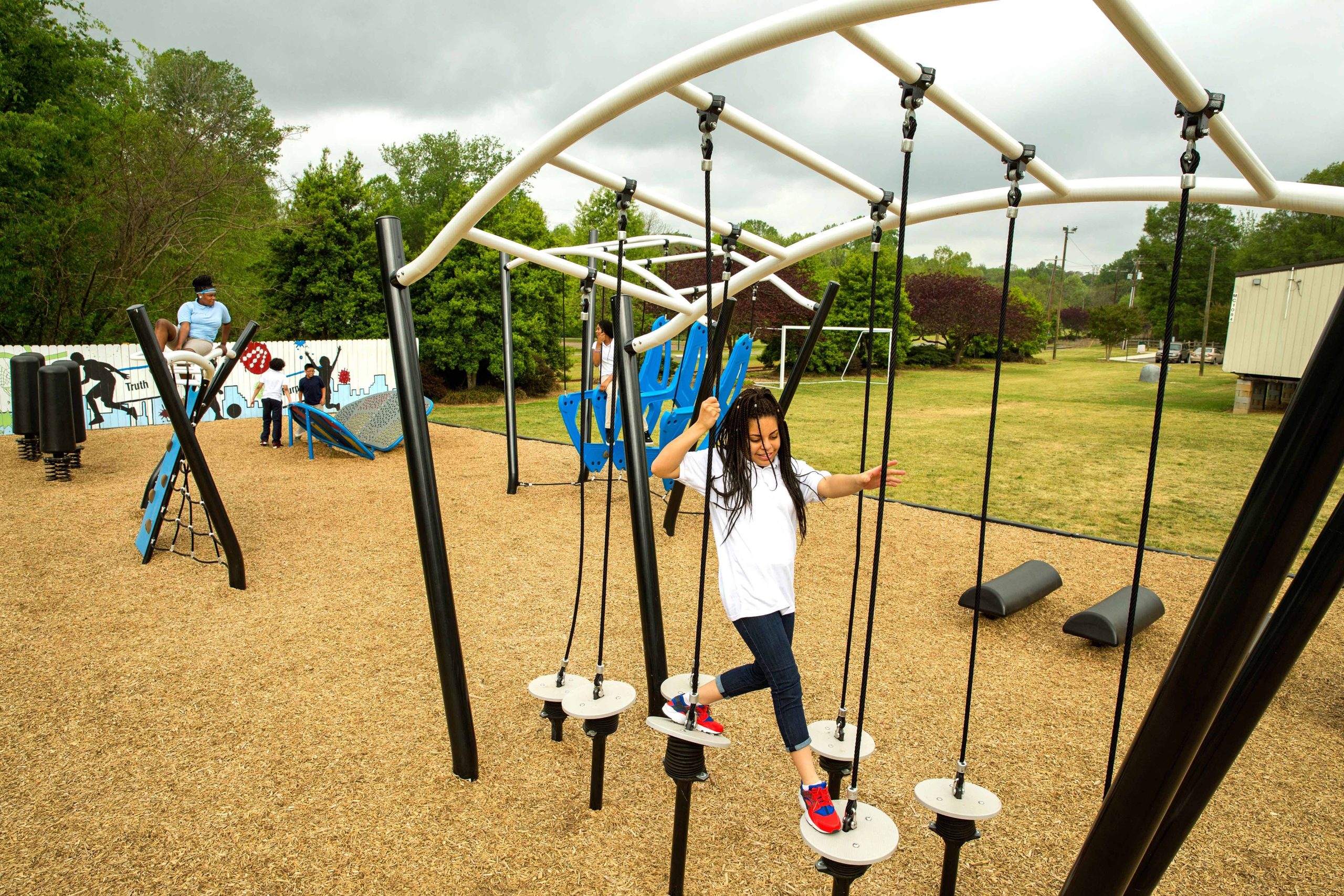 6 Reasons to Train in Outdoor Playgrounds and Gyms